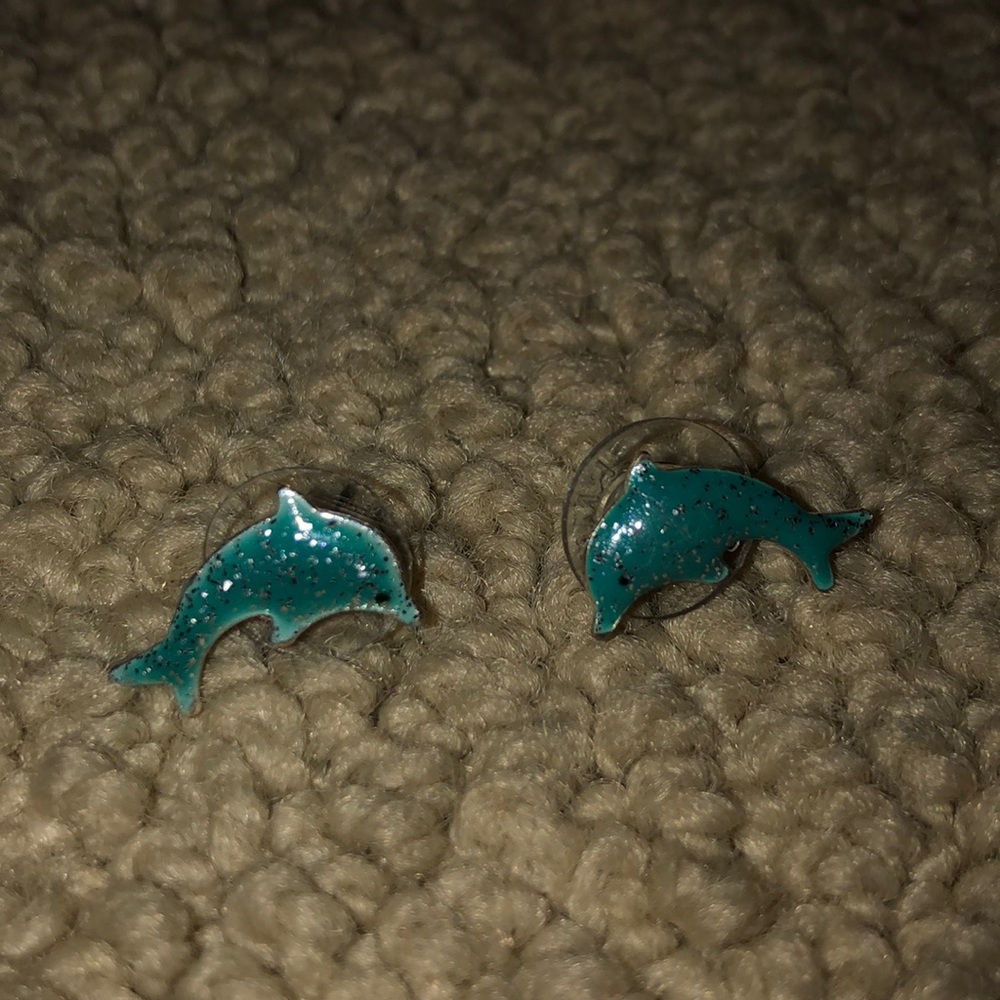 stud earrings